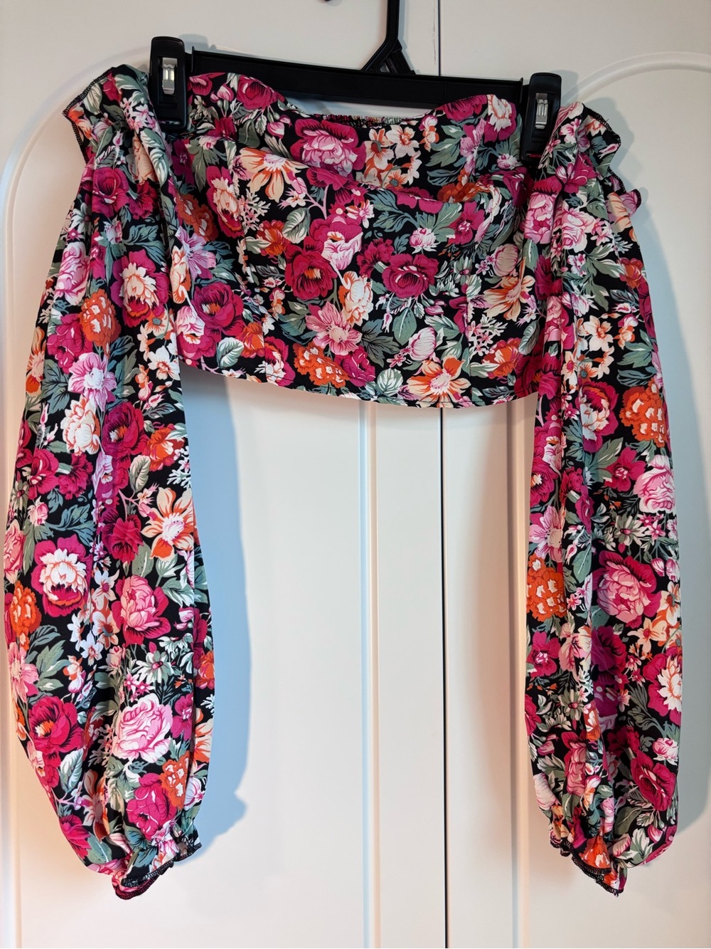 SHEIN Black Floral Off-Shoulder Puff Sleeve Crop Top